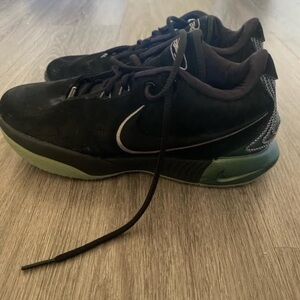 nike lebron 21 size 9.5 men’s